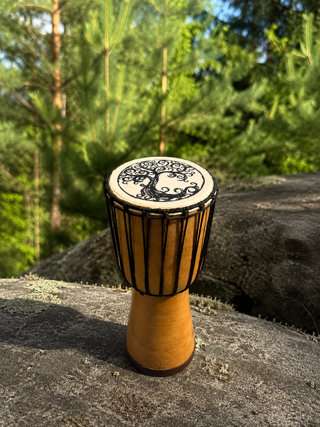 Ručně vyráběný buben Djembe – 40 cm