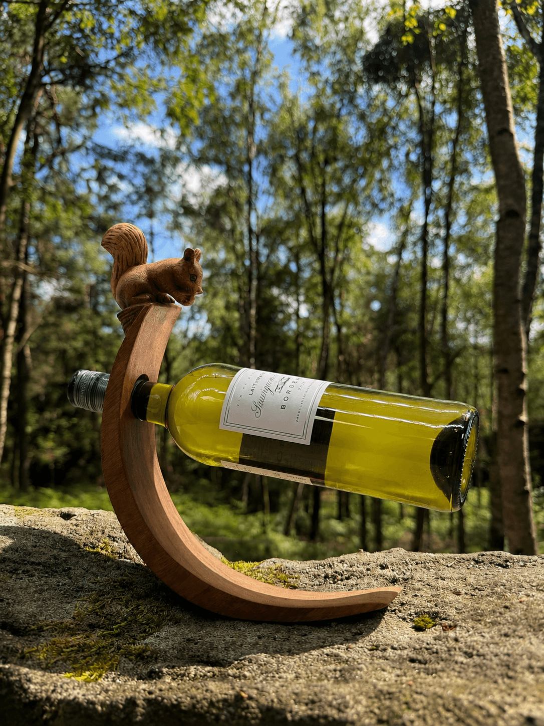 Držák na víno – Veverka